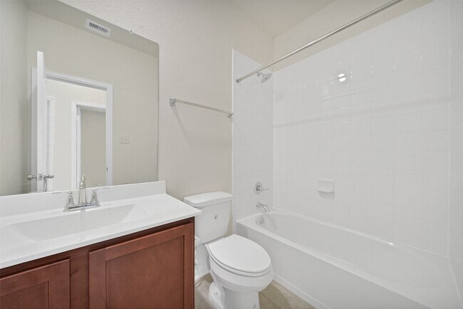 Building Photo - 12513 Beacon Cove Dr