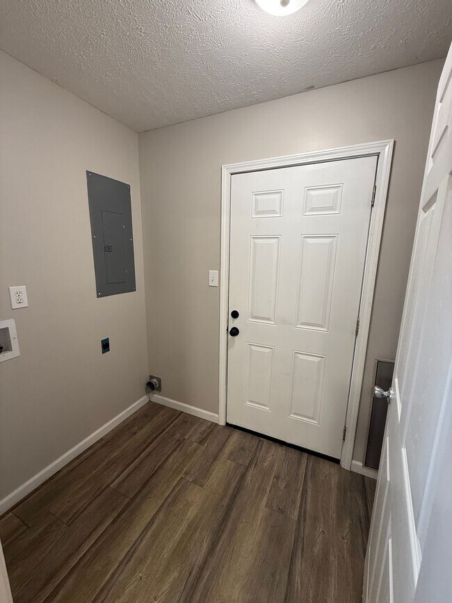 Building Photo - 1578 Drive 1578