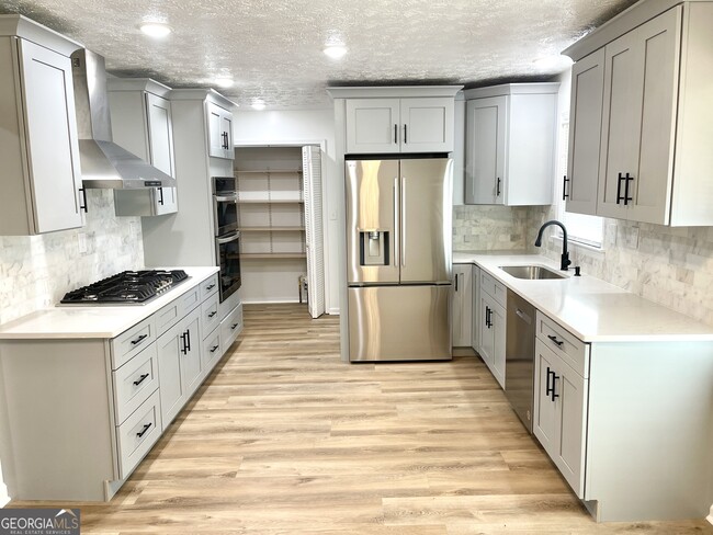 Building Photo - 165 Fieldstone Dr