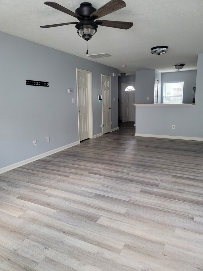 Building Photo - 5332 Big Bass Dr