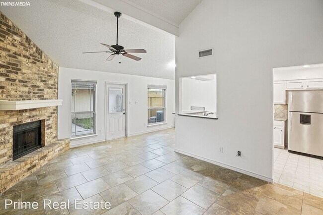 Building Photo - 2 br, 1 bath House - 4618 Cedar Pass Unit C