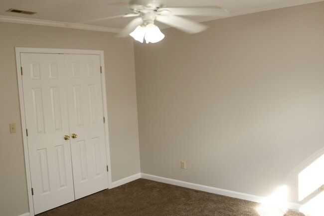 Building Photo - 92 Akron Ave