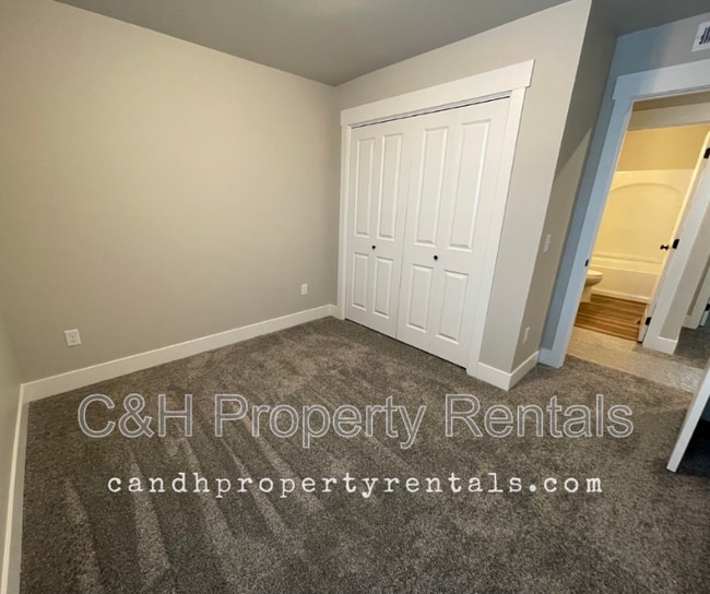 Building Photo - 6077 Northstead Ave