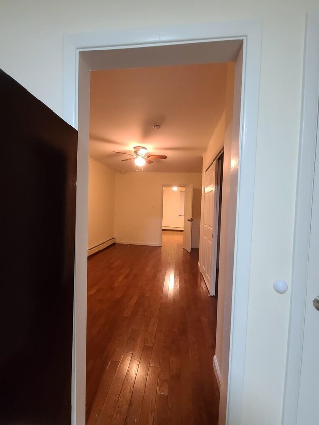 Building Photo - 88 Vroom St