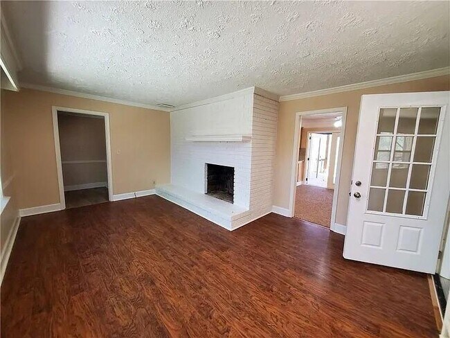 Building Photo - 33 Resty Hughes Cir