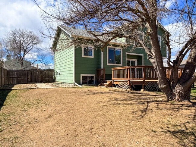 Building Photo - Single-Family Home in Littleton!