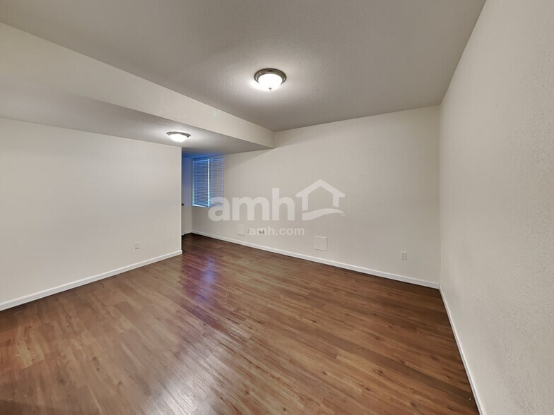 Building Photo - 5546 Malta St