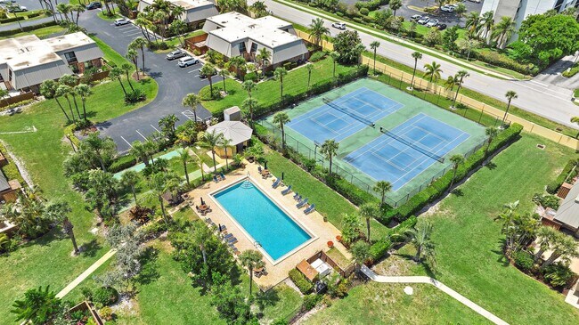 Building Photo - 1420 Ocean Way