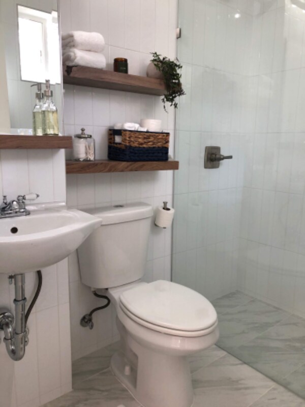 Building Photo - 617 E Krall St