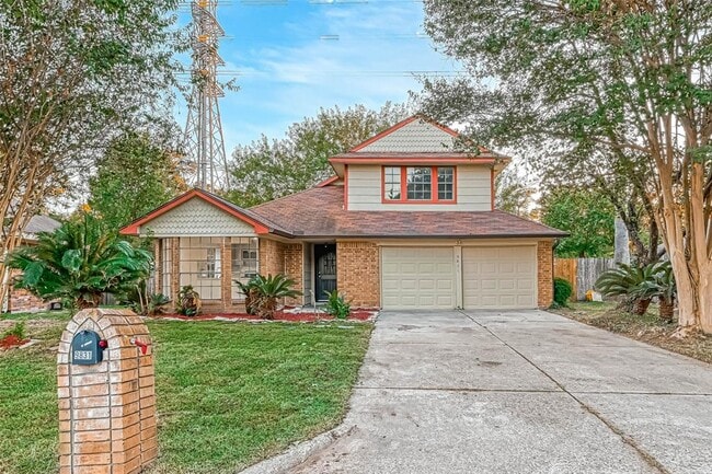 Building Photo - 9831 Orangevale Dr