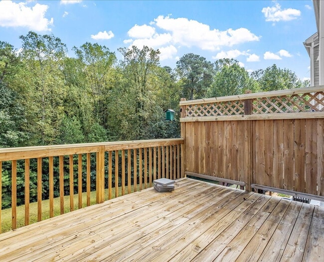Building Photo - Gorgeous Townhome in Great Raleigh Location!