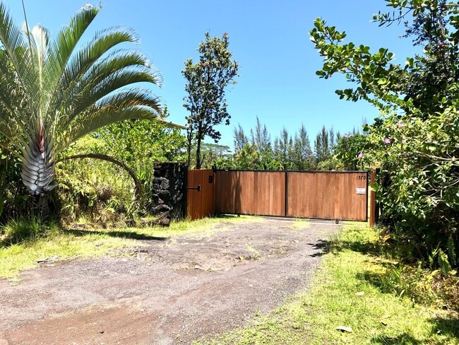 Building Photo - 15-1579-1579 Loke Rd