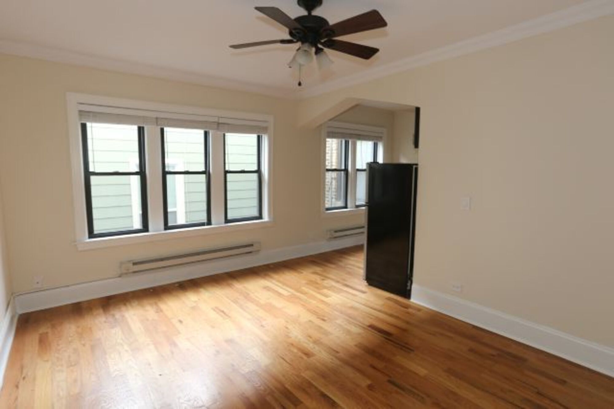 Building Photo - 4731 N Hermitage Ave