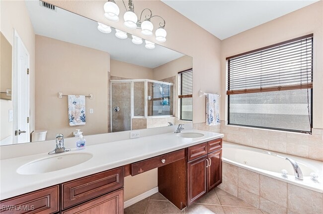Building Photo - 12154 Country Day Cir