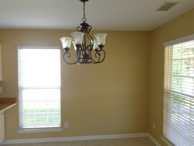 Building Photo - 2556 Governors Pointe Ct NE