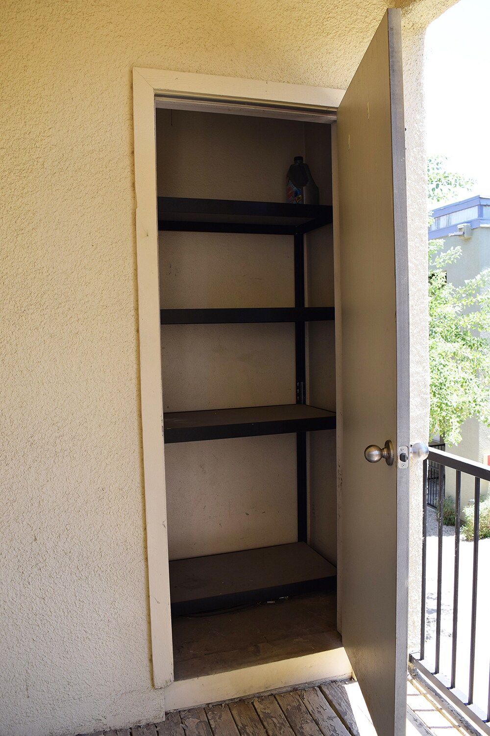 Building Photo - 740 W Elm St