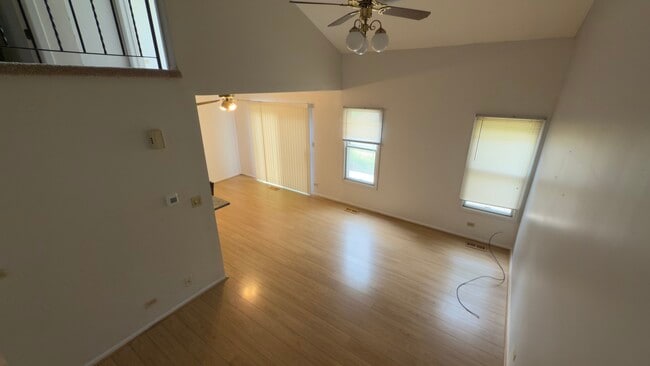 Building Photo - 385 Grissom Ct