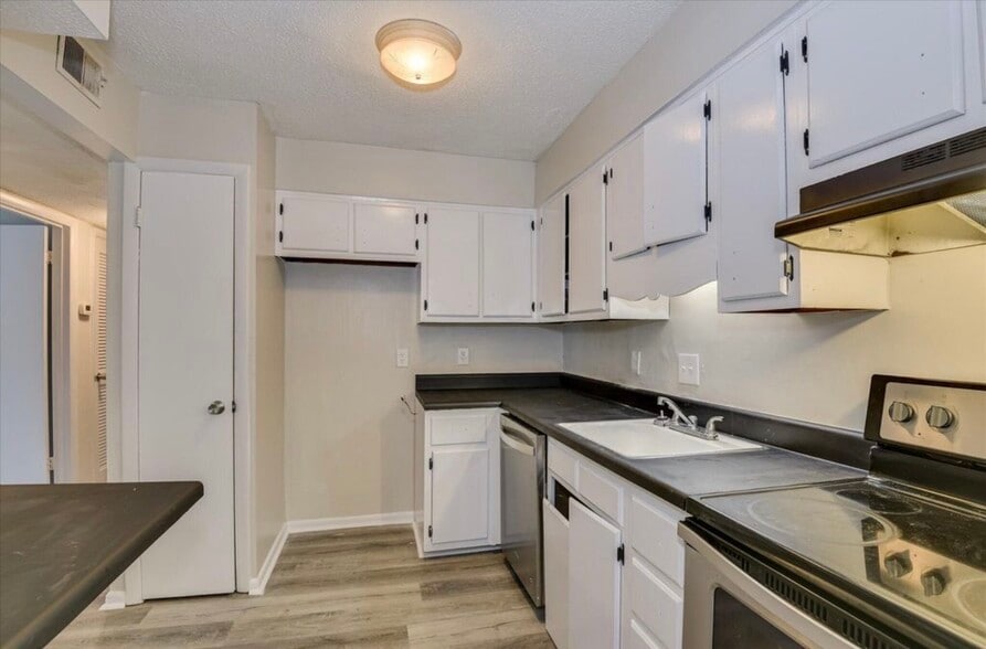 Building Photo - 1017 Stevens Creek Rd