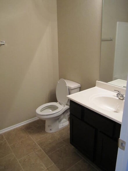 Building Photo - 2813 Sunberry Way