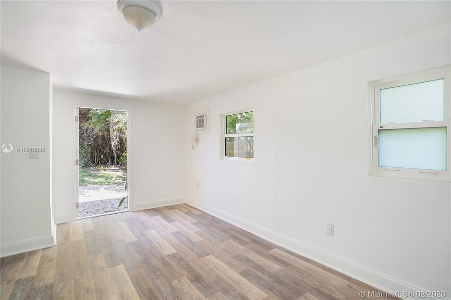 Building Photo - 1301 NE 147th St