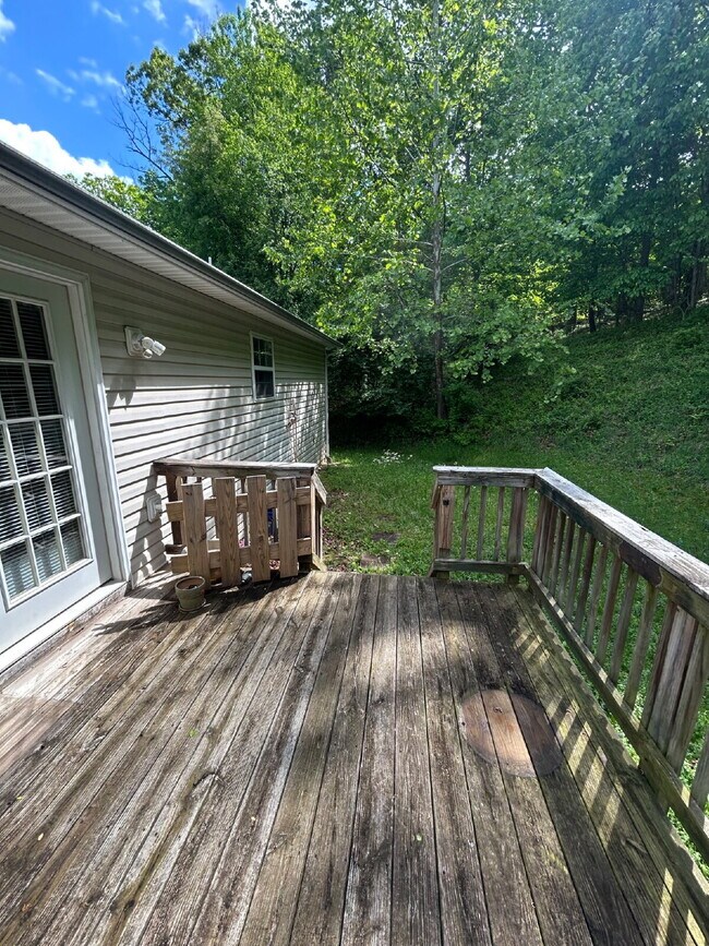 Building Photo - 427 Vesey Dr
