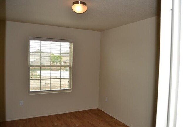 Building Photo - 10730 Goose Way