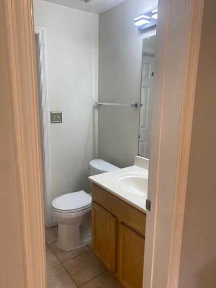 Building Photo - 9644 Eaton Woods Pl