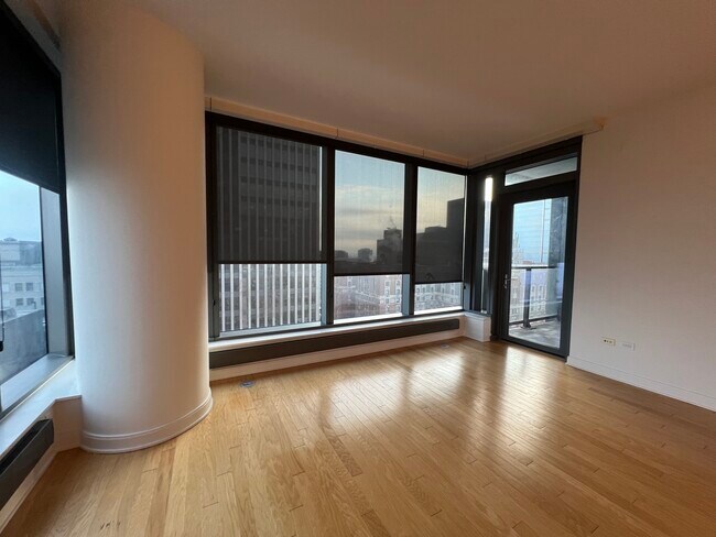 Building Photo - 60 E Monroe St