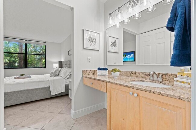 Building Photo - 600 Egret Cir