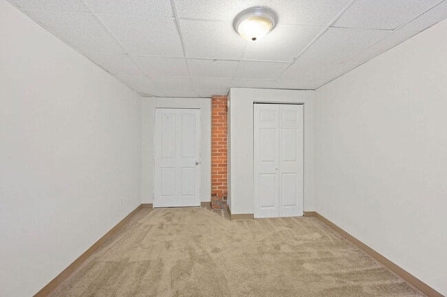 Building Photo - 28 E Hollister St