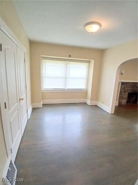 Building Photo - 711 Anoka Ln