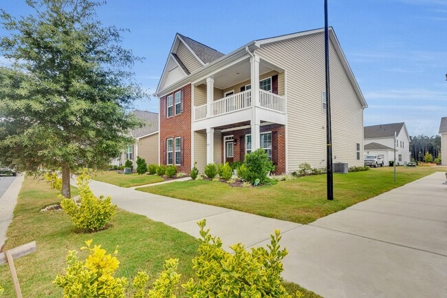 Building Photo - Come experience this beautiful new home and community for yourself.