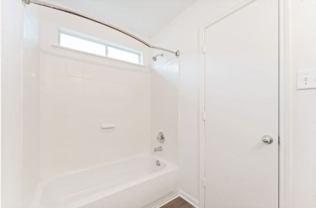 Building Photo - Stylish 3-Bedroom, 2-Bath in a Vibrant Spr...