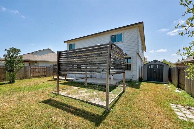 Building Photo - 19004 Quebrada Dr