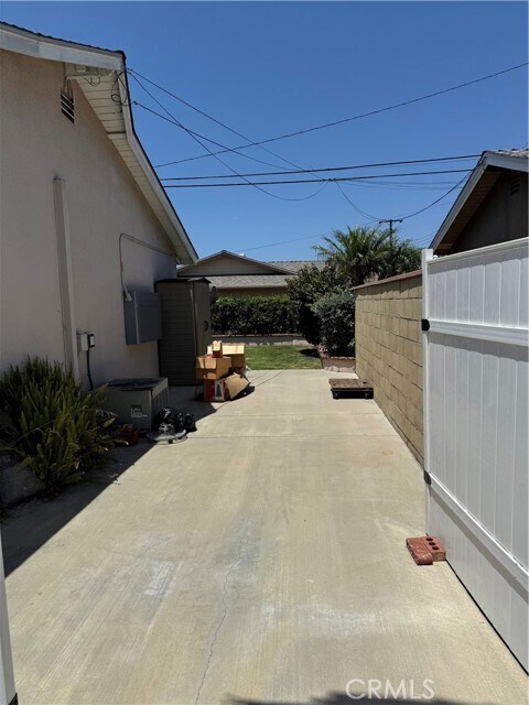 Building Photo - 15841 Rollins Ln