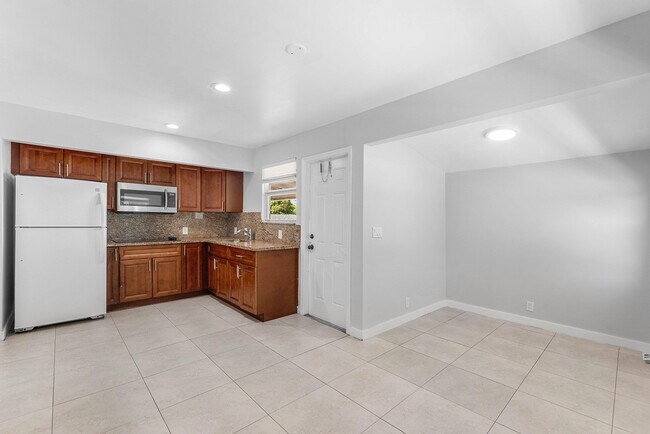 Building Photo - 801 Dobbins St