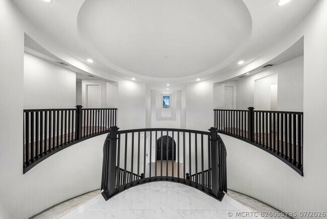 Building Photo - 9065 Watercrest Cir E