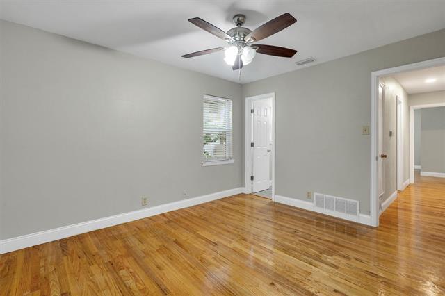 Building Photo - 406 N Bonham Dr