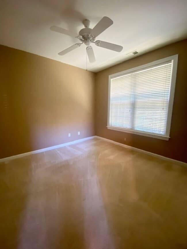 Building Photo - Single Family home in Lake Powell Forest! ...