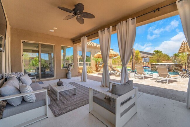 Building Photo - Spacious 4BR House in Cave Creek