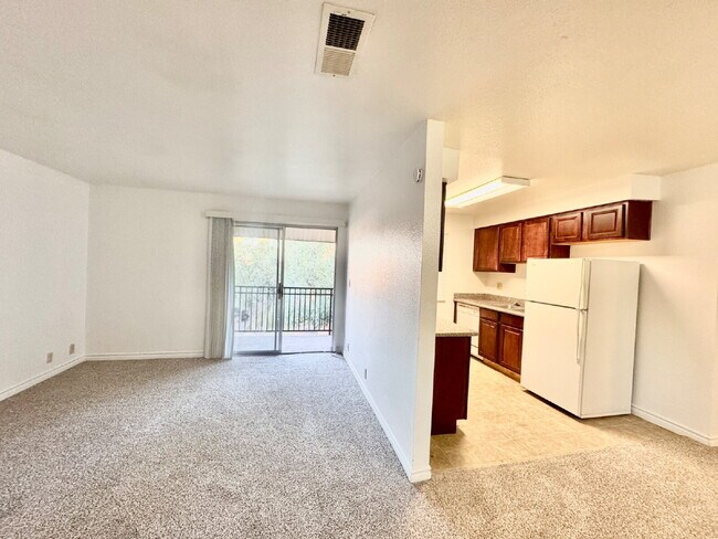 Building Photo - Las Vegas Guard-Gated Condo for Rent | Bella Vita Community | 1 Bedroom Upstairs Unit