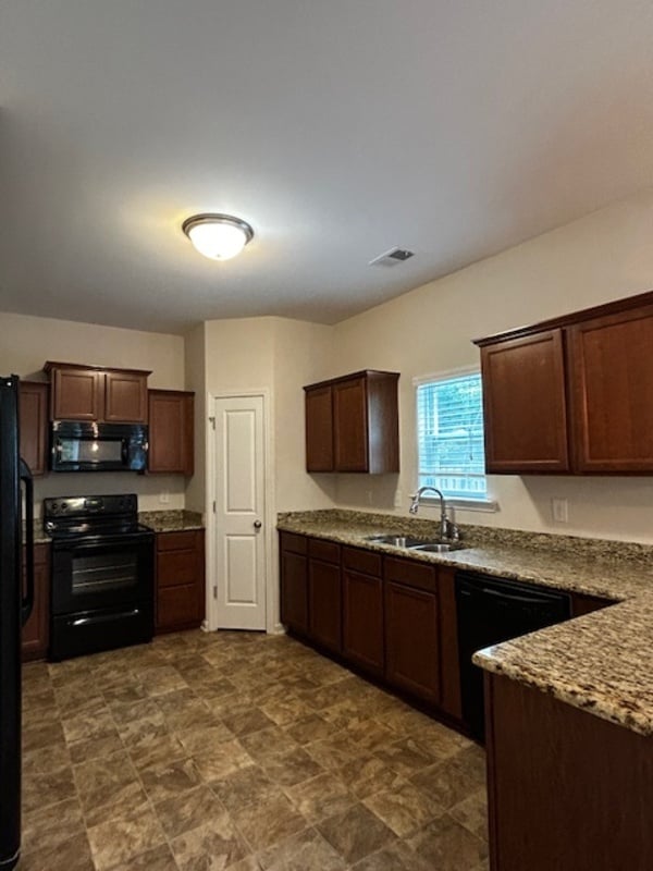Building Photo - 257 Chesterton Dr