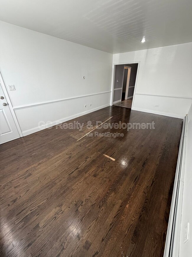 Building Photo - 4644 W 47th St