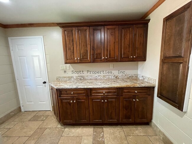 Building Photo - 1626 10th St