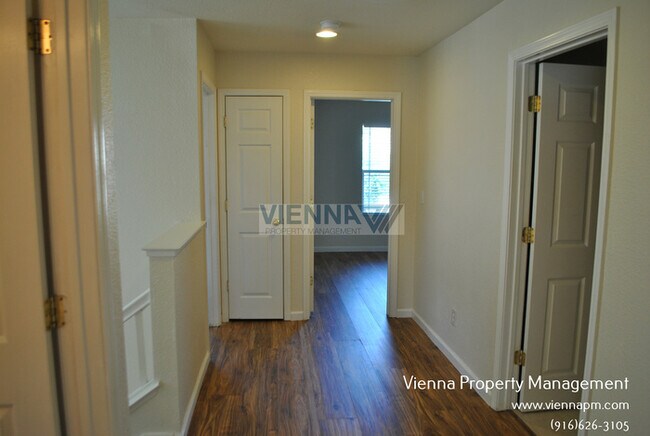 Building Photo - House for Rent in Natomas!