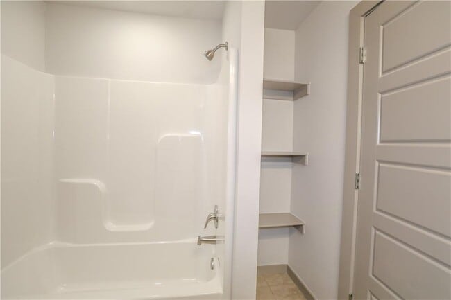 Building Photo - 3412 SW Vel Mews