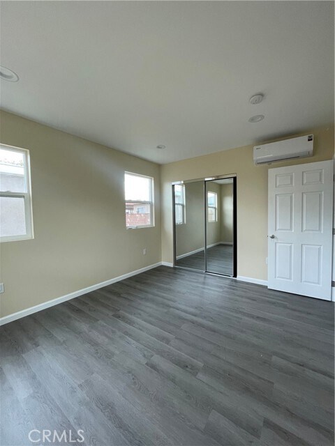 Building Photo - 45124 Redwood Ave