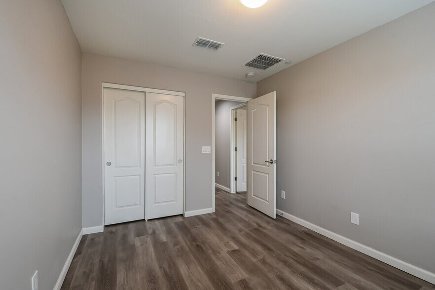 Building Photo - 12314 W Cactus Blossom Trail