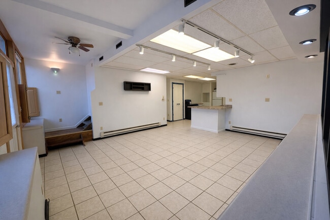 Building Photo - 107 W Baldwin St