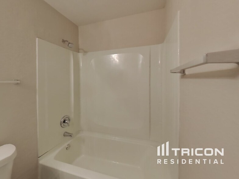 Building Photo - 9039 Thomas York Blvd